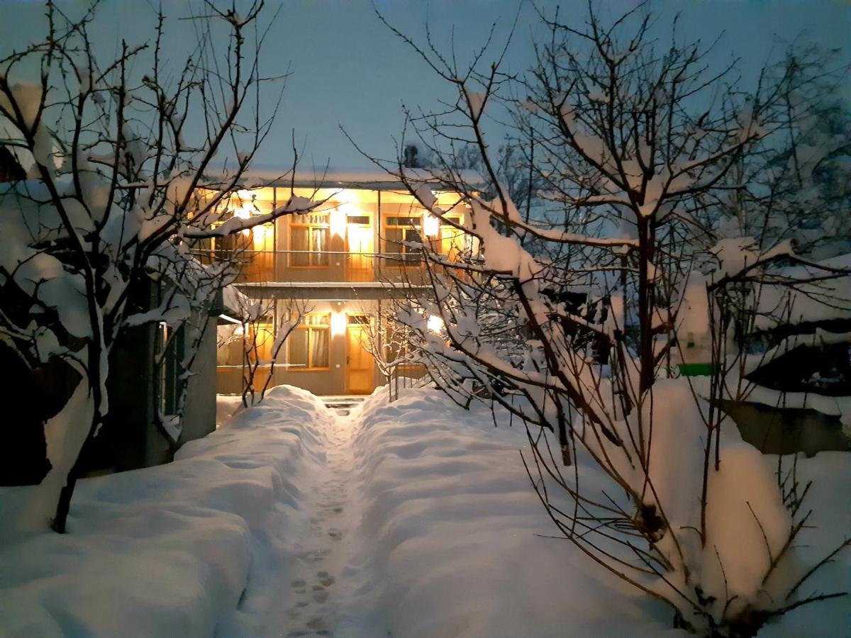 Andranik B&B Goris Bagian luar foto